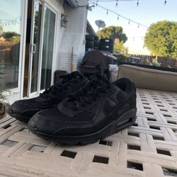 Black Nike Air Max 90