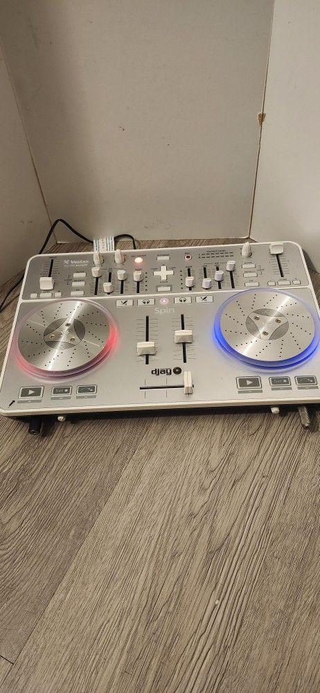 Vestax Spin USB DJ Controller. Used.