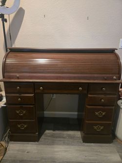 Roll top desk