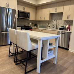 White Counter Top Chairs