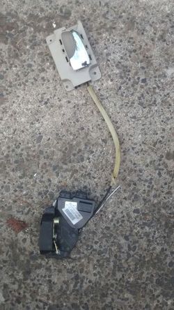 Volvo door lock accuator