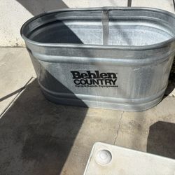 Behlen Country Bin