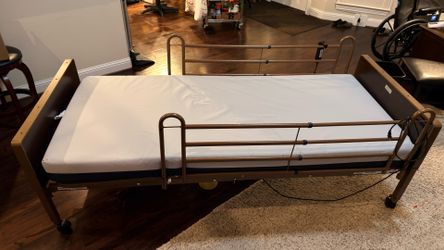 Electric Hospital Bed in excellent working condition