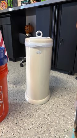 Ubbi diaper pail