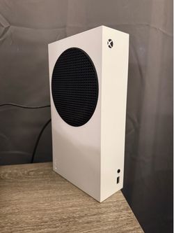 Xbox Series S 500GB + Seagate 1T External Hard Drive
