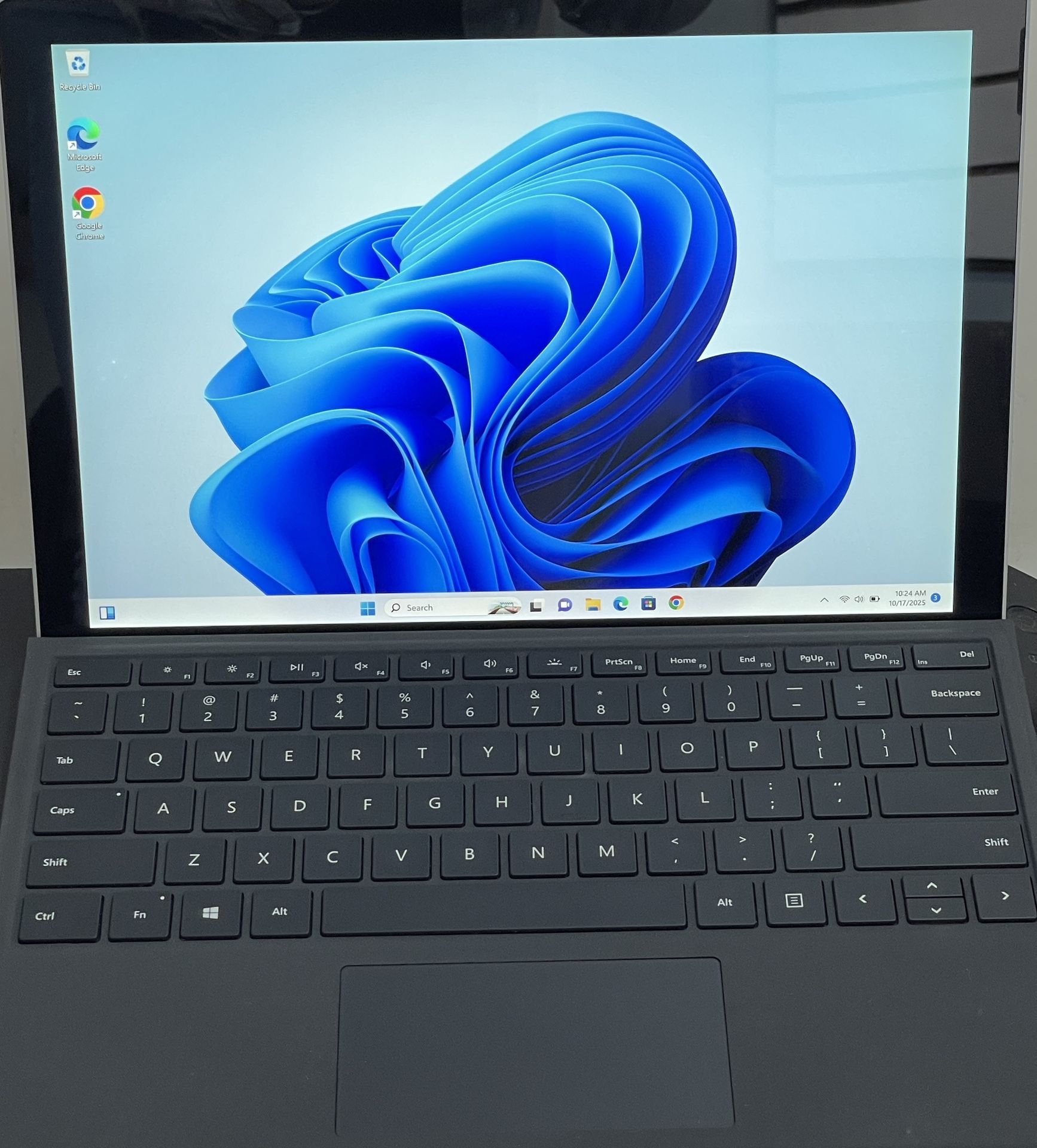 Tablet/ Laptop Microsoft Surface Pro 5 1807, Intel Core I5, Ram 8GB, Storage 256gb, Windows 11 Pro