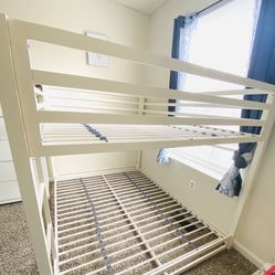Bunk bed Full Over Full Used  Like New  Pick Up