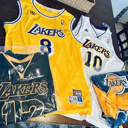Lakers NBA Kobe, 3 Jerseys, 6 Caps & 1 Poncho -10 Laker items sizes XL-XXL