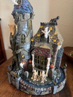 Halloween Vintage Animated Haunted House (Item #669337)