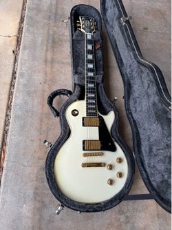 Gibson Les Paul Custom- Hard Shell Case Included
