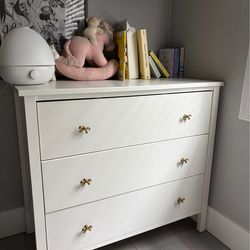 Dresser/ Baby White Dresser