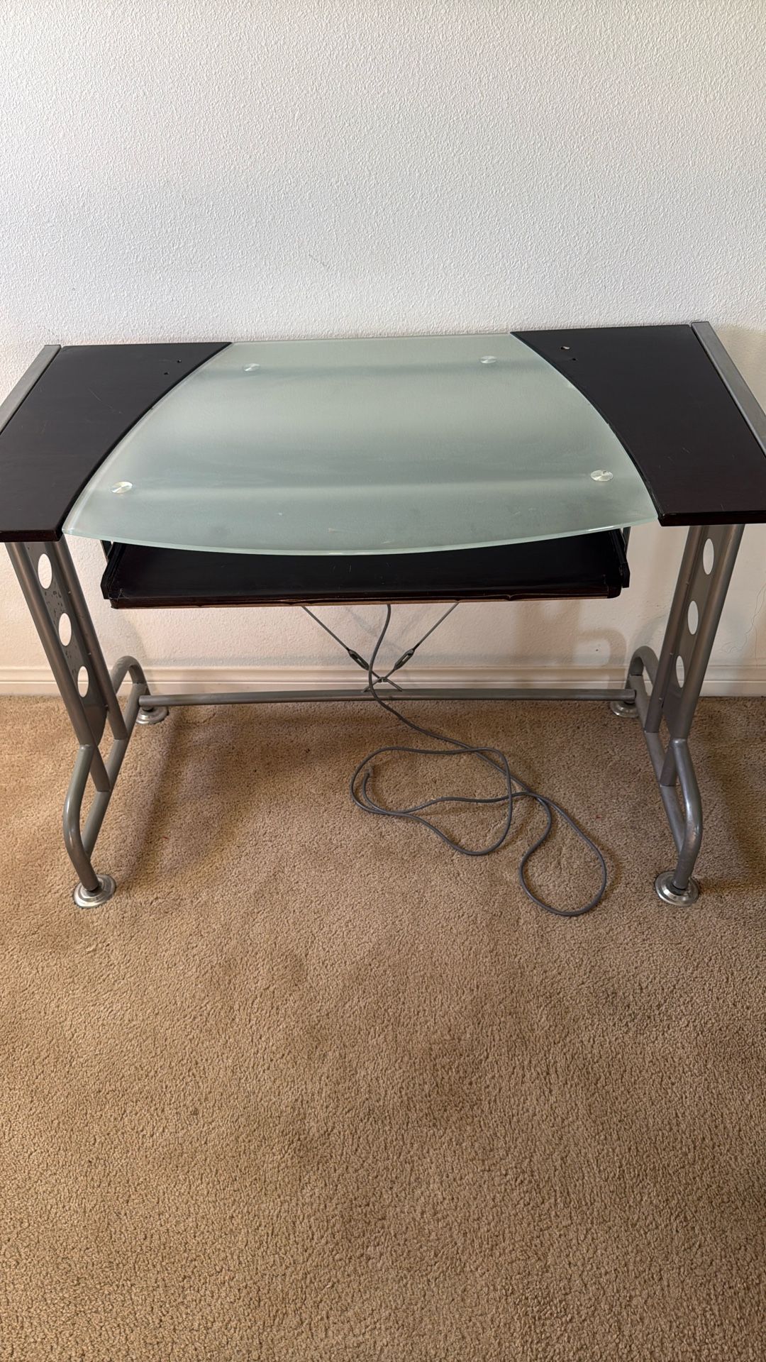 Desk (pickup Only)