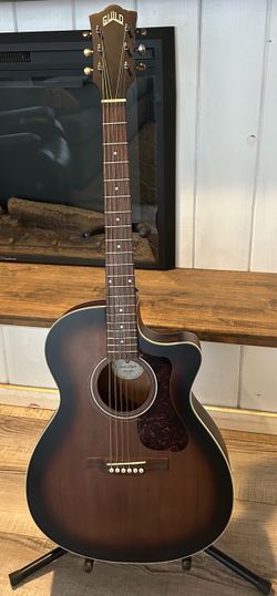 Guild OM-240ce