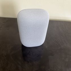 Google - Nest Audio - Smart Speaker -Chalk