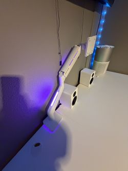 Gaming monitor arm