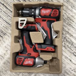 Milwaukee M18 Drill Set