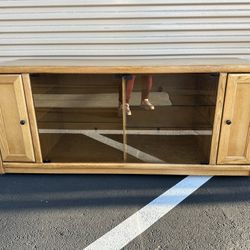 Tv unit, entertainment center with glass shelves/mueble para tv con repisas de vidrio