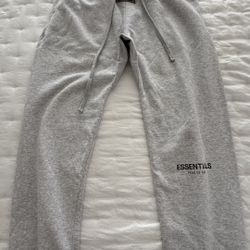 Essentials Gray Sweatpants Size L - FAST PICKUP
