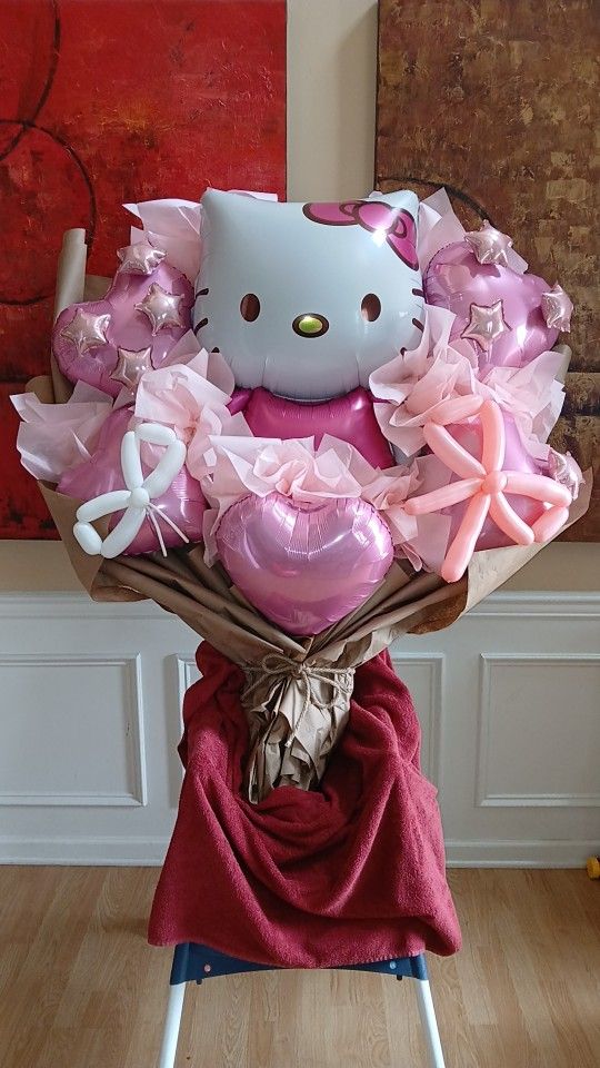 Giant Hello Kitty Balloon Bouquet