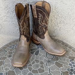 COWBOY  BOOTS ARIAT SIZE 12 MENS