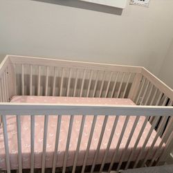 Babyletto Hudson 3-in-1 Convertible Crib with Toddler Bed Conversion Kit For Sale