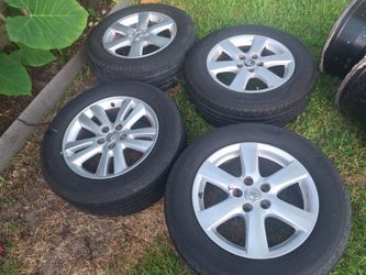 Toyota rav4 17" wheels one off them is diferent but are the same size. Tires 225.65.17 2 off the tires has 80% other 2 like 50%life. Make an offer.
