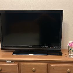 TV  LCD Hitachi 42” 