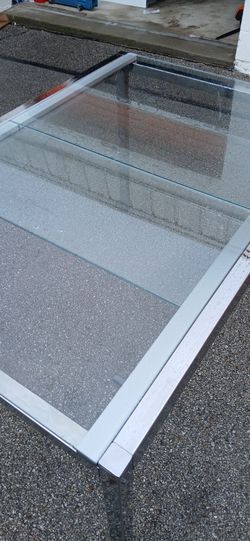 Glass table 6 loong feet