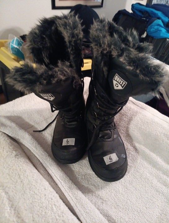 Women Quest Boots Size 6 Black 