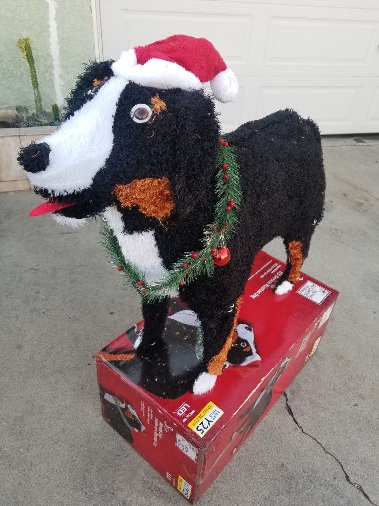 New Christmas Decoration Dog 3ft Tall With Lights 