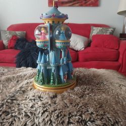 Disney Princess  Castle Snowglobe