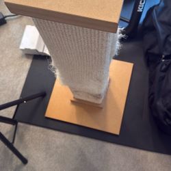 Free: Cat Scratch Post