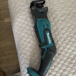 Mikita Compact reciprocating saw 18v