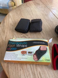Therapeutic food wraps hold or cold