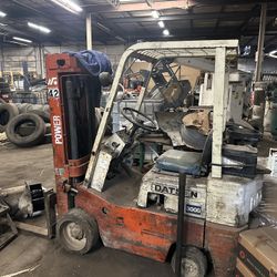 Forklift 