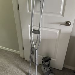Aircast Walking Boot with Crutches