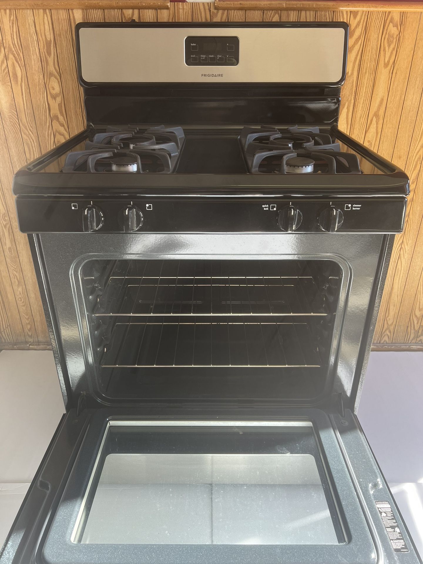 Stove Gas Frigidaire for Sale in Chicago, IL OfferUp