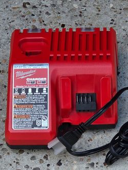 Brand New MILWAUKEE M12 and M18 12-Volt/18-Volt Lithium-lon Multi- Voltage Battery Charger