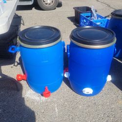 BaRiles Pera Comida  Degayenas Para La Agua.   40 Cada Uno