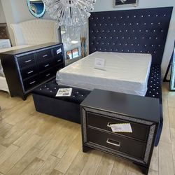 Majestic Bedroom Set With Storage Bench - Financing Available 