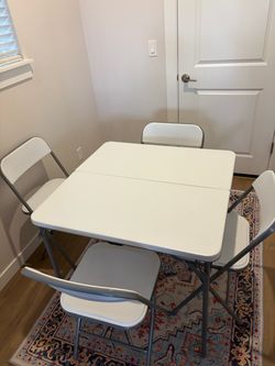 Table & chairs 🪑