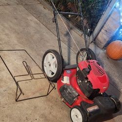 Craftsman 6.75hp Briggs And Stratton Self-propelled Easy Turn On.  Troy Bilt Lawnmower Lawn Mower 
