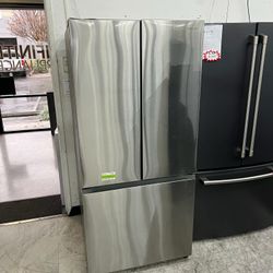 SAMSUNG 33 in. W 25 cu. ft. 3-Door French Door Smart Refrigerator 