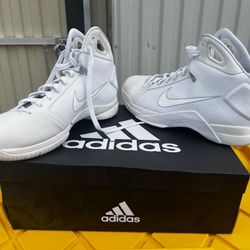 Nike Basketball Shoes **Lightly Used ** 