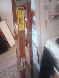 Keller Five Foot Wood Step Ladder