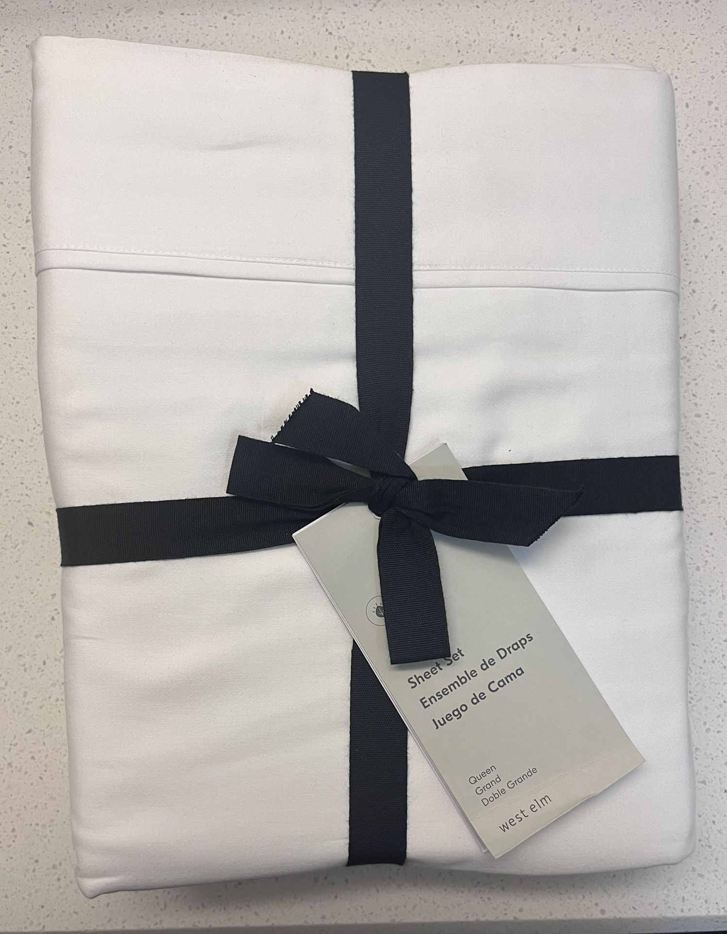 West Elm King 400 TC Sateen Wide Hem Queen Sheet Set for Sale in