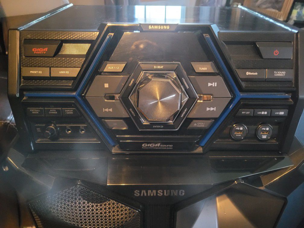 Samsung Giga stereo System 