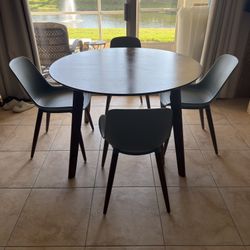 Dining Room Table And 4 Chairs