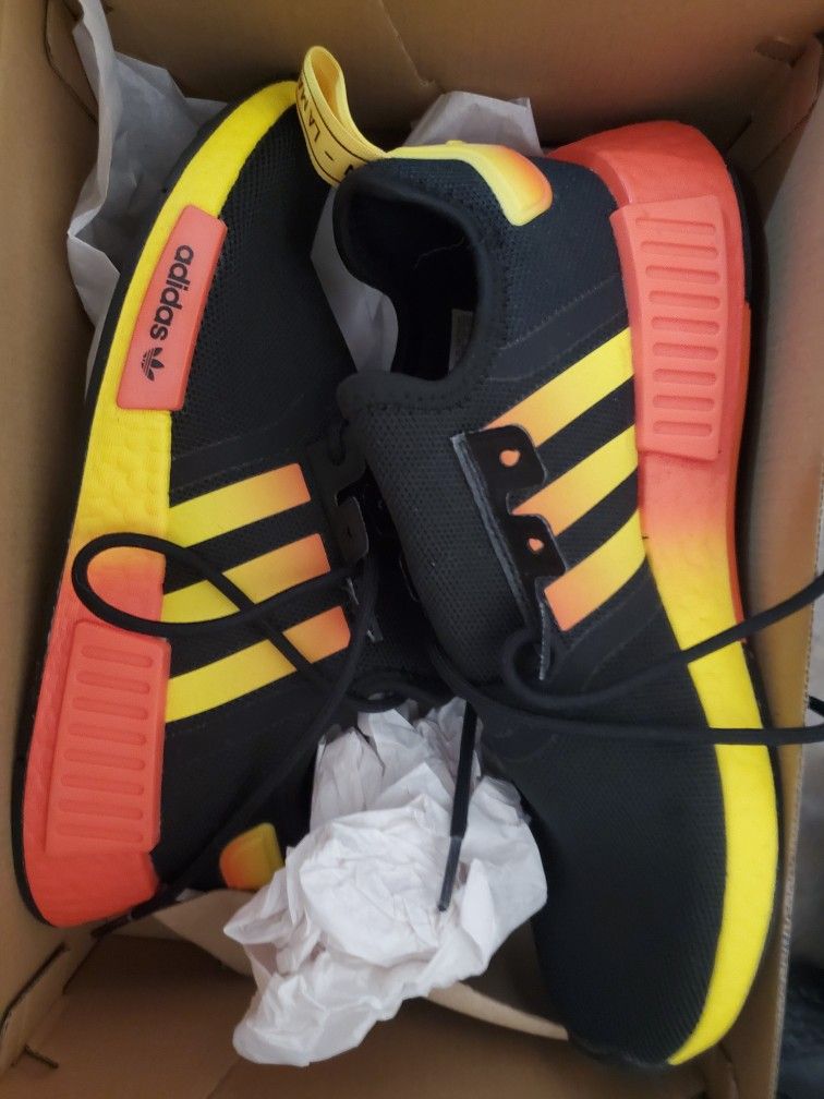 Adidas NMD_R1 sneakers Never Used