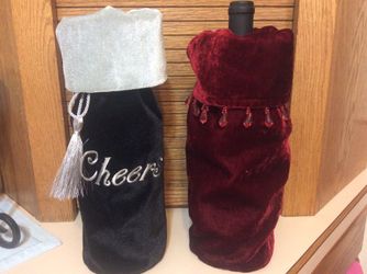 WINE/BEVERAGE FABRIC GIFT BAGS (2)